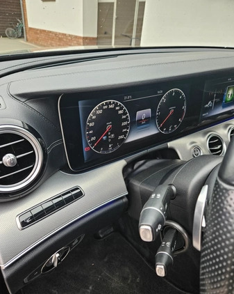 Mercedes-Benz Klasa E cena 124900 przebieg: 176000, rok produkcji 2017 z Nowe Miasto Lubawskie małe 254